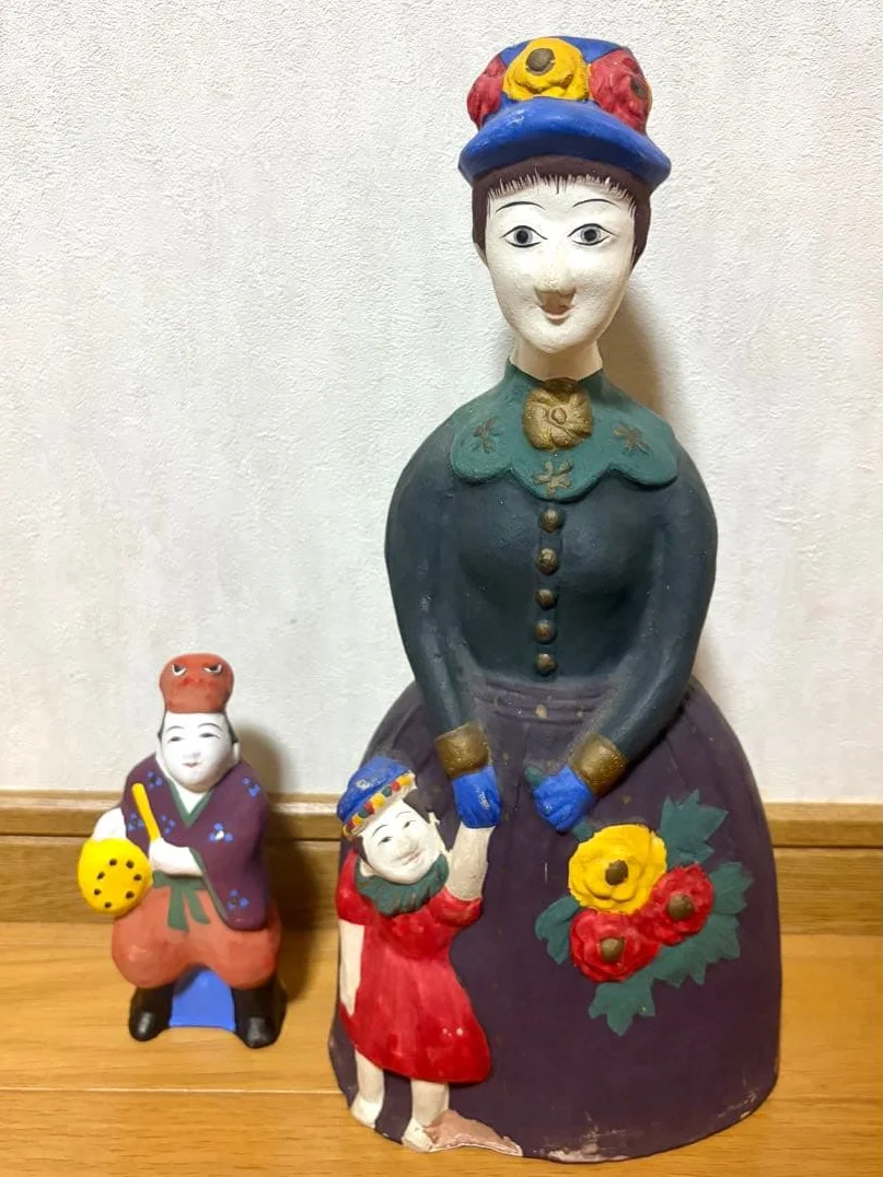 Nagasaki Koga Ningyo Western Lady Folk Toy Earthen Doll