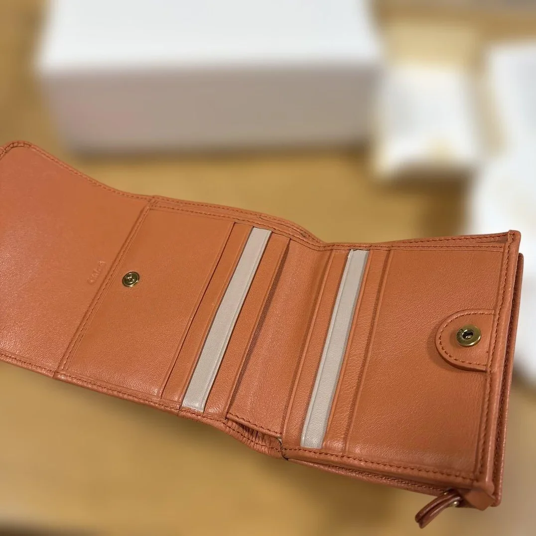 Further Price Reduction♪ Chloé Limited Color Orange Indy Leather Compact Tri-Fold Wallet